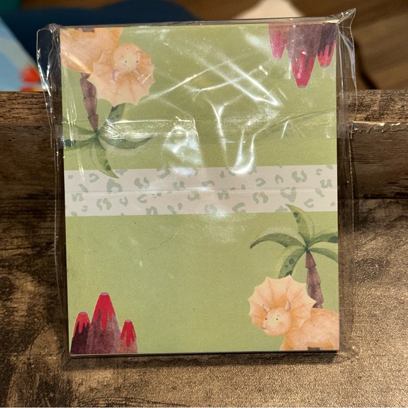 Dinosaur Themed  Place Cards - New - Picture 7 of 7